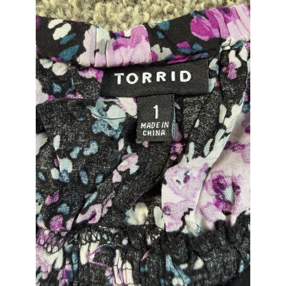 Torrid Floral Babydoll Dress Size 1 Black Floral Flowy Empire Waist - Picture 3 of 6
